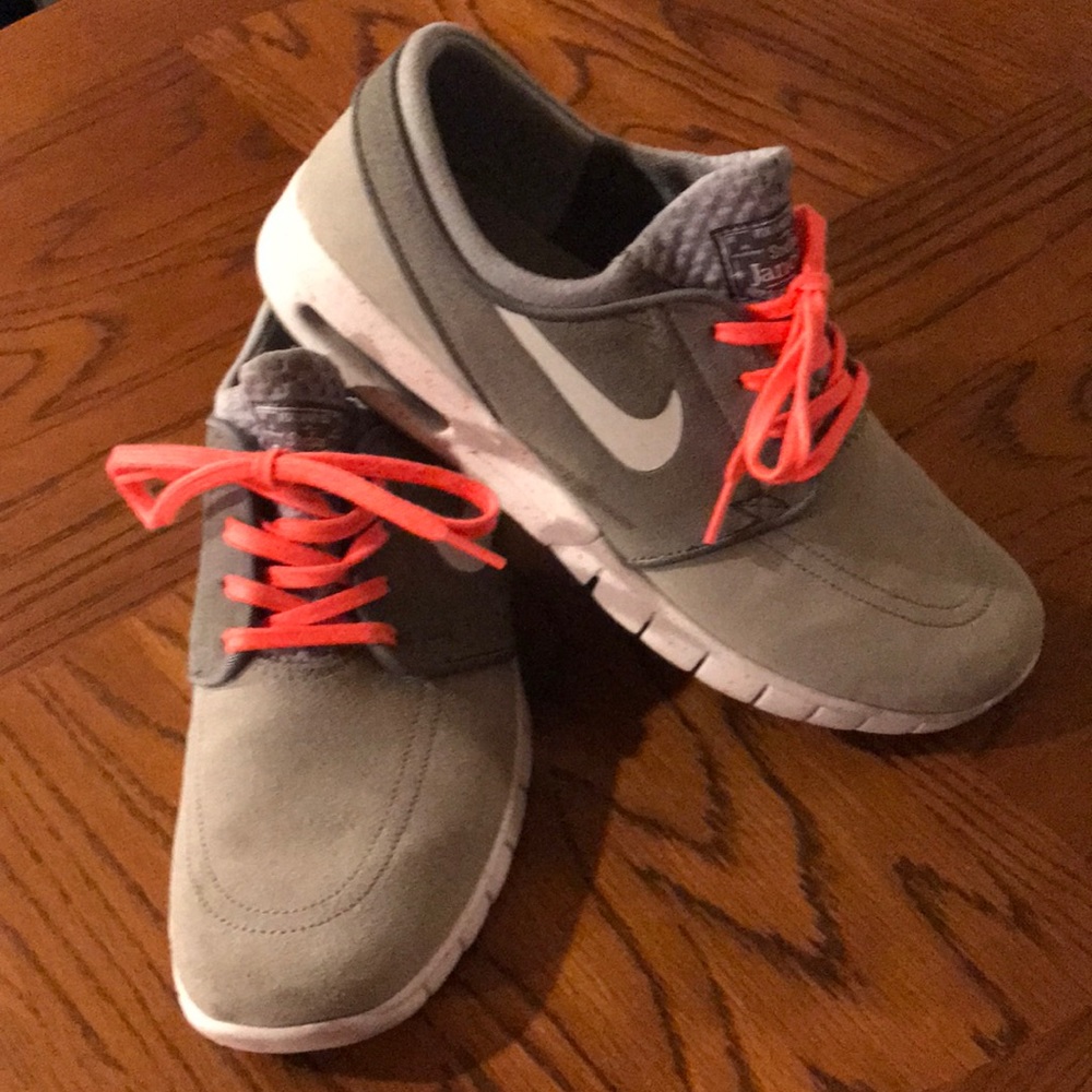 Nike Stefan Janoski athletic shoe